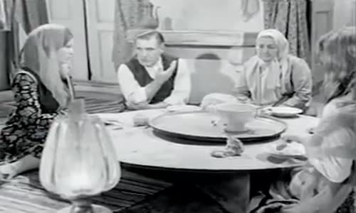 Senede Bir Gün  Köyden Kaçış