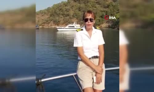 Yat turunda denize giren kadını kaplumbağa ısırdı 