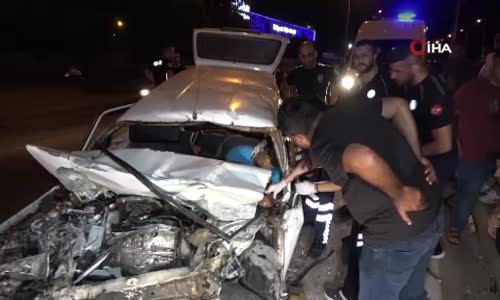 Adana’da otomobil işçi servisine arkadan çarptı- 6 yaralı 