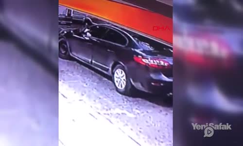 Otomobilden 15 bin Lirayı Çalan Hırsızlar Böyle Kaçtı