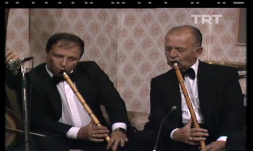 Yaşar Özel-Bezm-i Meyde Dün Gece Peymane Gibi Döndüm