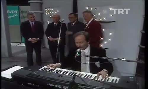 Müşerref Akay-Gel Gönlümü Yerden Yere Vurma Güzel Ne Olursun İzle