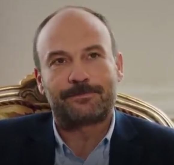 Fazilet Hanım ve Kızları 9.Bölüm - Yüz Güzeliniz Evimi Bastı