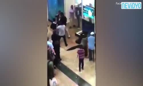 Avm'de Aşırı Şiddetli Kadın Kavgası