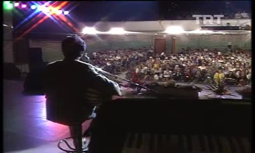 Ayhan Aşan-Sallasana Mendilini izle