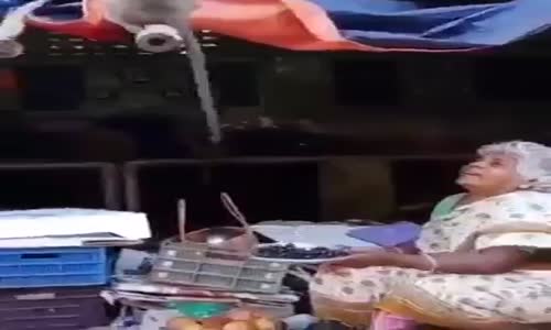 Mutlu Olmak Zengin Olmaktan Daha Önemli.