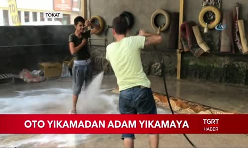 Oto Yıkamayı Bırakıp Adam Yıkamaya Başlayan Esnaf