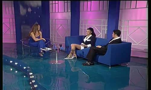 Hülya Avşar Show  Ebru Gündeş  Sevme Yanarsın