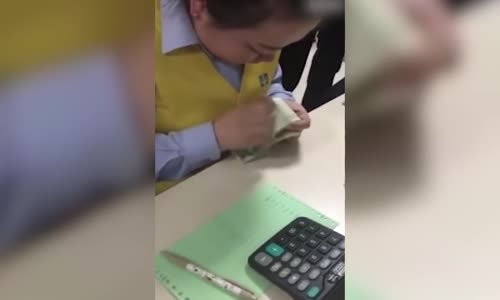 Çinli Kasiyerin Para Sayma Şovu