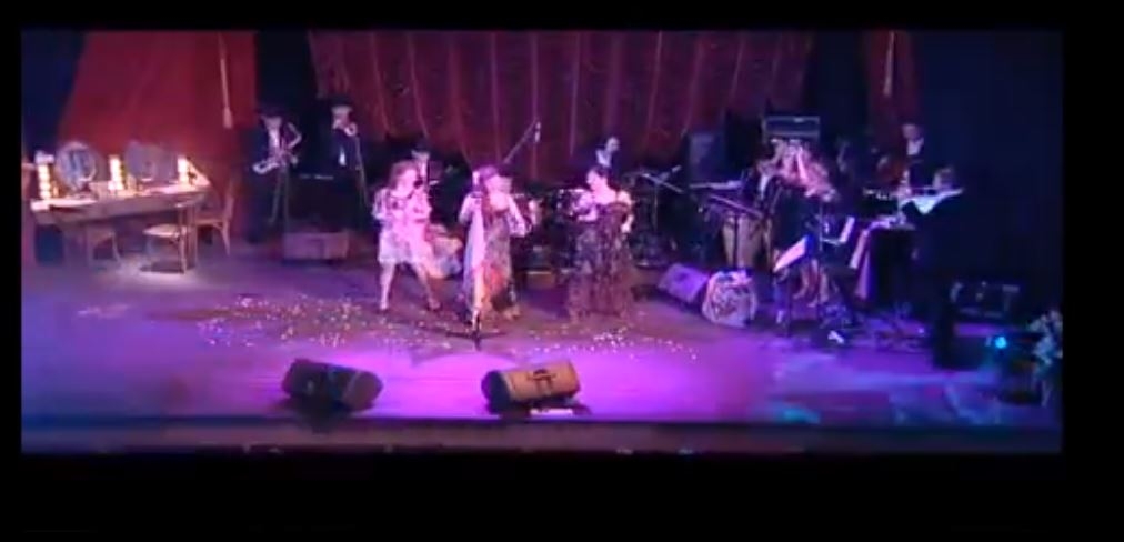 Yeşim Salkım   Bu Aşk Seninle Olmuyor 