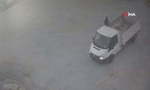 Bekçiyi bıçakla etkisiz hale getirip, malzemeleri işte böyle çaldılar