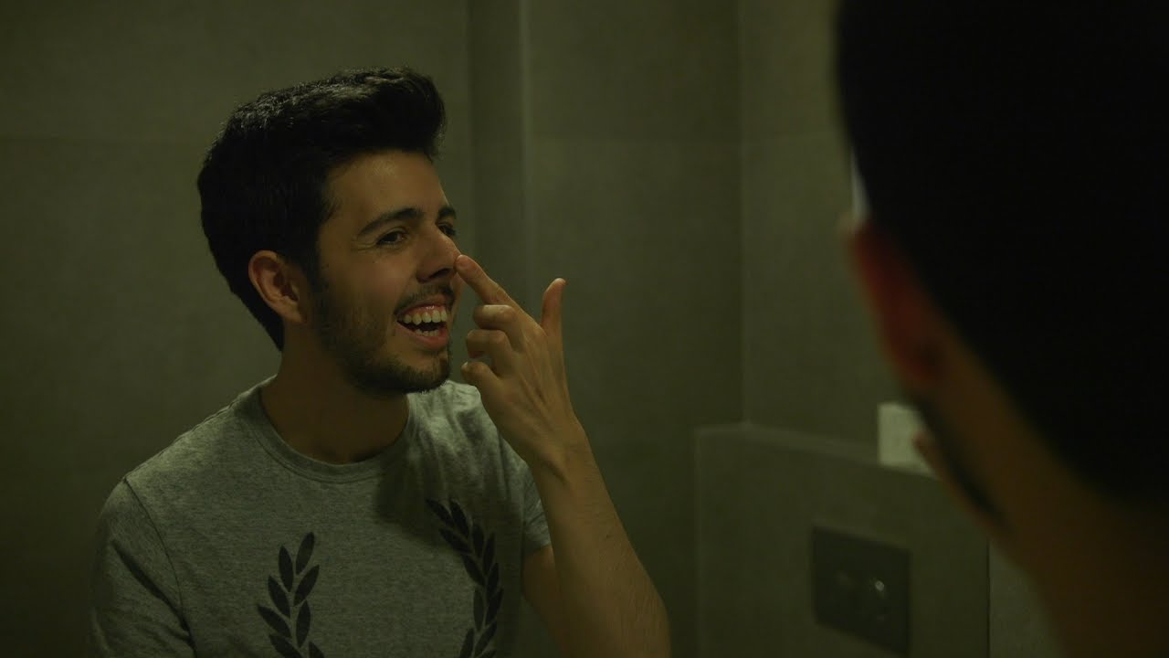 Burunlarından Memnun Olmayan İnsanların Yaptığı 7 Davranış - Onedio