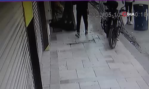 Kaldırımda yürürken başına inşaattan cisim düşen genç kız yaralandı 