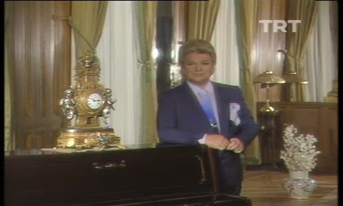 Zeki Müren-Gün Gelir Gidersen izle