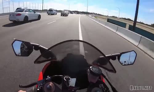 Yolda Motorcuyu Gören Sürücünün Hırsına Yenik Düşmesi