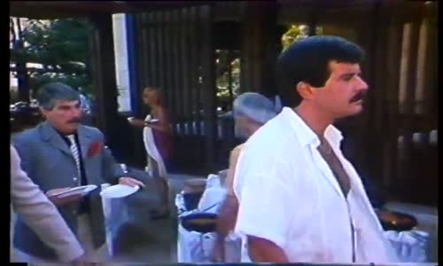 Alamanyadaki Gibi Üstü Açık Büfe  Tarık Akan Erdal Özyağcılar