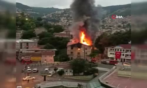 Yeni görüntüler...Bursa'nın tarihi mekanı böyle küle döndü 