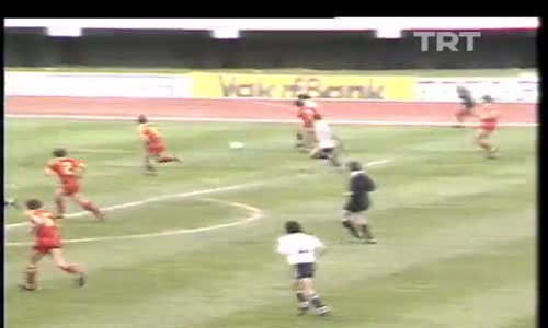 1988-1989 Sezonu Göztepe-Zeytinburnuspor Maç Özeti İzle