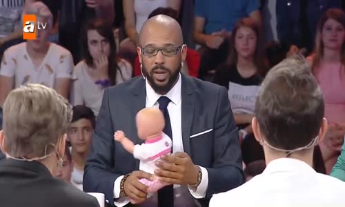 Elin Oğulları Rusya'daki Bebek Yogasına Tepki Gösterdi!