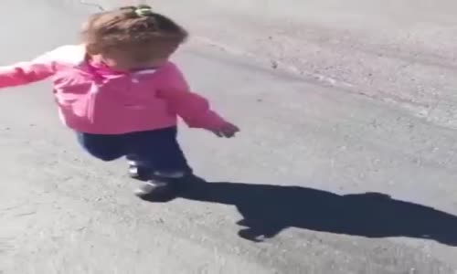 Gölgesinden Korkan Çocuk