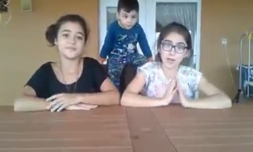 Ablaları Slime Videosu çekerken Yerinde Durmayan Mete