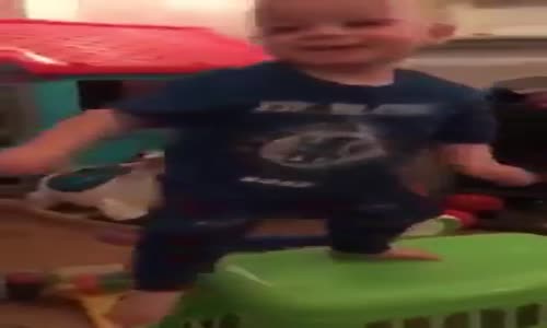 Zaferi Kutlaması Kısa Süren Bebek