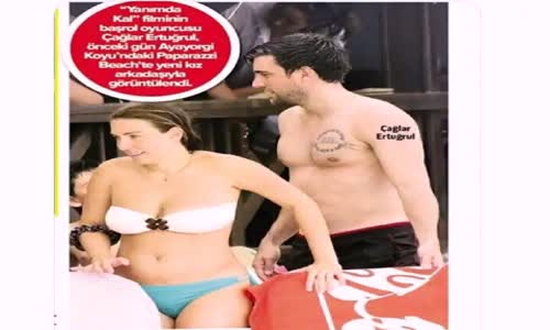 Çağlar Ertuğrul Paparazzi Beach'te Ablası ile Görüntülendi