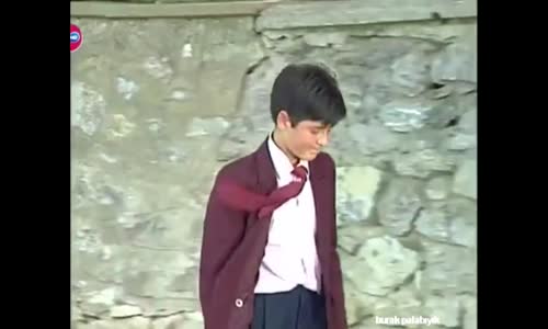 Aşırı Gerçekçi Araba Çarpma ve Kan Şişesi Patlatma Sahnesi