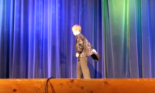 9 Yaşındaki Çocuktan Michael Jackson'ın Billie Jean Dansı