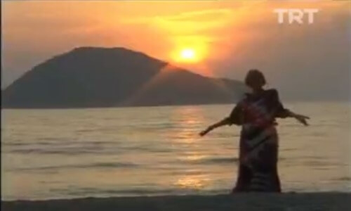 Esin Afşar-Bana Seni Gerek Seni izle