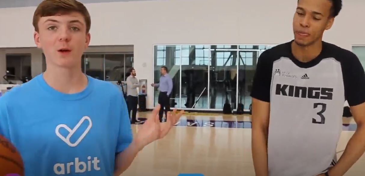 Insane Horse Game vs. Nba Player İzle