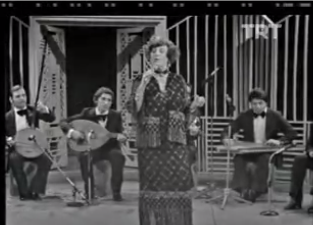 Müzeyyen Senar-Karadır Kaşların Ferman Yazdırır 