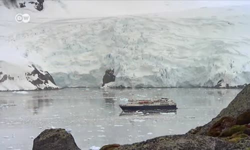 Antarktika’daki çatlak hızla ilerliyor