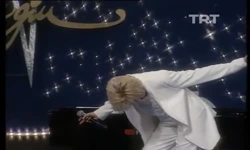 Ajda Pekkan-Bambaşka Biri izle