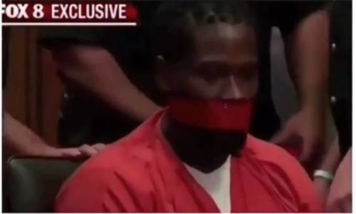 Uyarılara Rağmen Konuştuğu İçin Mahkeme Salonunda Ağzı Bantlanan Mahkum