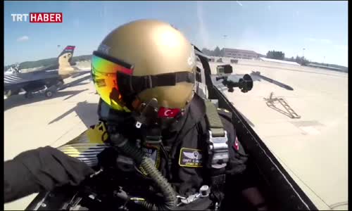 En İyi Gösteri Uçuşu Ödülünü Solotürk Kazandı