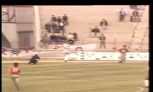 1988-1989 Sezonu Karşıyaka-Bursaspor Maç Özeti İzle