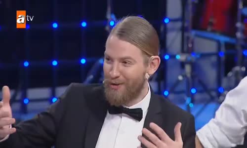 Robbie'nin Saç Modeli Olay Oldu!