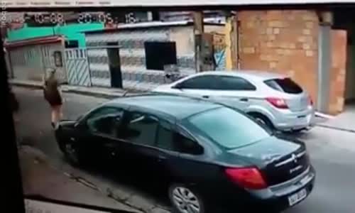 Eldeki Avuçtakini Alıp Götüren Hırsızlar