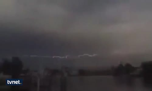 İstanbul'da Yağış Sırasında Ürküten Görüntü