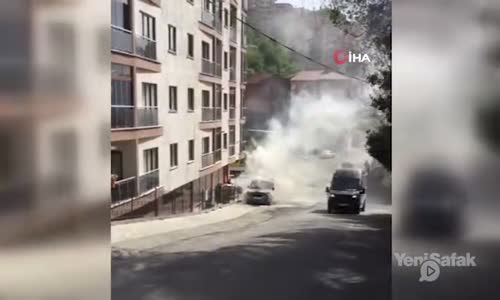 Park Halindeki Araç Alev Alev Yandı