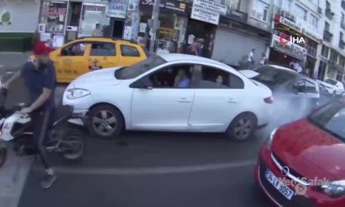 İstanbul’un Göbeğinde Aile Boyu Kavga Kamerada