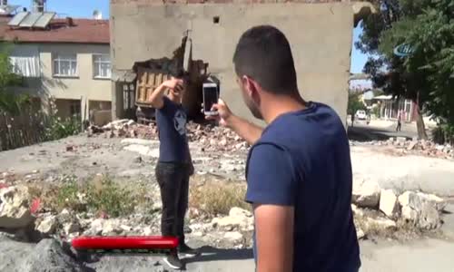 Eve Giren Kamyon 10 Aydır Çıkarılmadı