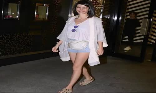 Beren Saat Önceki Gün Kanyon'da Objektiflere Takıldı