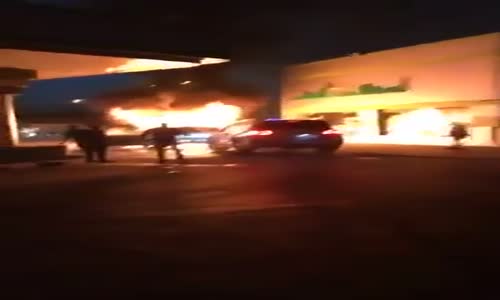 Yanan Aracı Lüks Ciple Müdahale Ediyorlar