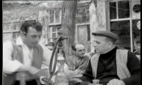 Bi Hovardalık Ettik İşte Biraz 