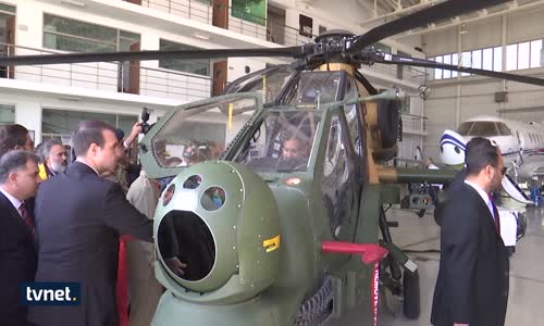 Pakistan Başbakanı Abbasi, İstanbul'da ATAK Helikopterini Test etti