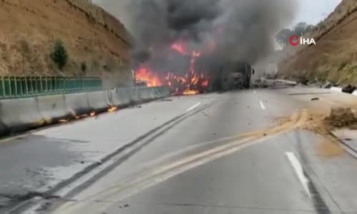 Meksika’da Yolcu Otobüsü Tırla Çarpıştı 10 Yaralı