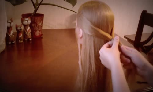 Gösterişli Saç Örgüsü Modeli