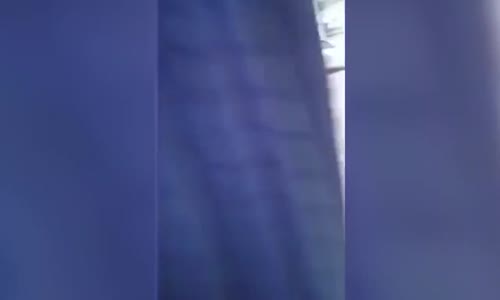 Tayland Sokaklarında Çıplak Gezen Kadın